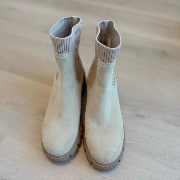 Steve Madden Chelsea Boot size 8 - Picture 2 of 7